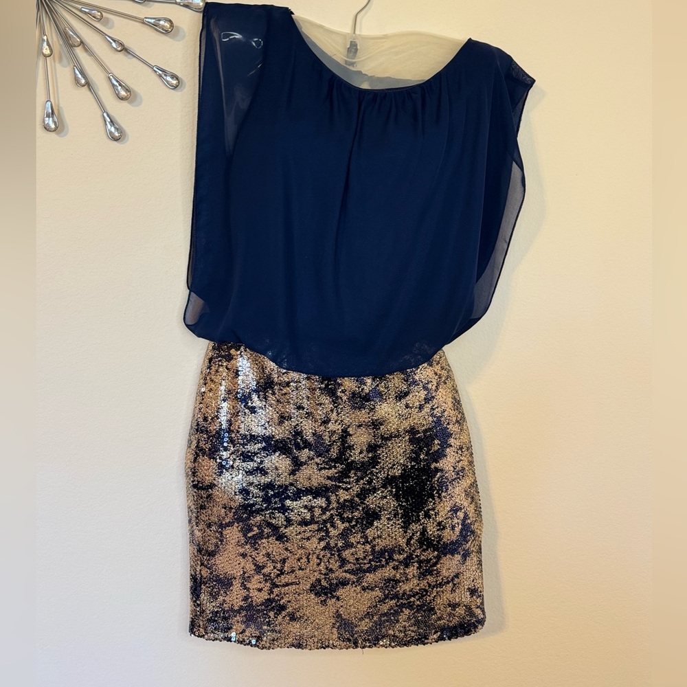 GORGEOUS PARTY READY GOLD & NAVY SEQUINED MINI DRESS SIZE M NWT!!!